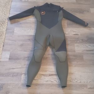 Used Quicksilver synchro 4/3 wetsuit